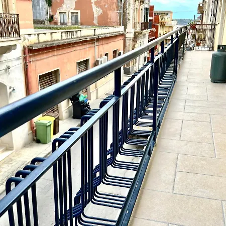 Bilocale Nel Centro Storico - Prossimo Al Mare * פקינו